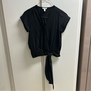 Nine West Black Short-Sleeve Tie-Front V-Neck Top